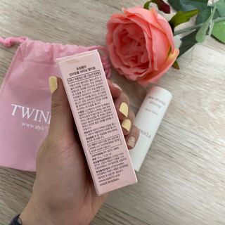 트윙클라 안티링클 샤이닝 멀티밤 — 5점을 준 리뷰어가 2022년 6월 올린 사용 사진