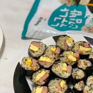 해풀잎 누구나 김밥*1ea [(혼합야채 35g *1ea,  김밥김 (5g, 5ea),  양념간장 (6g, 5ea), 참기름(5g, 2ea)] — 5점을 준 리뷰어가 2022년 7월 올린 사용 사진