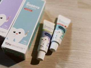 닥터데디스 안심저불소 키즈치약 (라즈베리, 청포도향 중 택 1) 60g +  여행용 미니 치약 15g — 5점을 준 리뷰어가 2022년 11월 올린 사용 사진