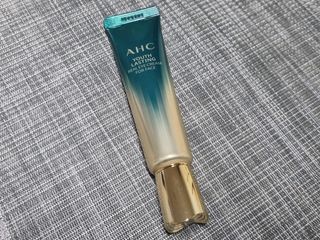 [NEW 탄력유턴 아이크림] AHC 유스 래스팅 리얼 아이크림 포 페이스 — 5점을 준 리뷰어가 2021년 4월 올린 사용 사진
