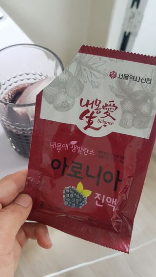서울약사신협_내몸애생발란스아로니아_70ml x 30포 — 5점을 준 리뷰어가 2021년 6월 올린 사용 사진