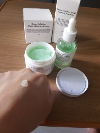 [녹산] 그린 솔루션 멀티 수분 앰플 + 그린 솔루션 멀티 수분크림 — 3점을 준 리뷰어가 2022년 10월 올린 사용 사진