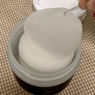 산다화 비타민씨 화이트닝 토너 패드 — 5점을 준 리뷰어가 2023년 9월 올린 사용 사진