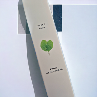 [스킨1004] 마다가스카르 센텔라 히알루-시카 워터핏 선세럼 50ml — 4점을 준 리뷰어가 2024년 5월 올린 사용 사진