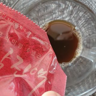 서울약사신협_프리미엄 6년근 홍삼진액_70mlx30포 — 5점을 준 리뷰어가 2021년 2월 올린 사용 사진