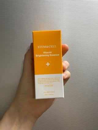 체르엠 스템앤셀 비타민 브라이트닝 에센스 30ml 1개 — 3점을 준 리뷰어가 2021년 11월 올린 사용 사진