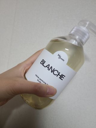빅그린 니치 퍼퓸 바이옴바디워시 500ml(상탈, 블랙베리&베이, 블랑쉐 3종 중 택1) — 4.5점을 준 리뷰어가 2022년 8월 올린 사용 사진