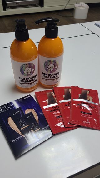 썸헤어 / SUMHAIR 썸헤어 실크 볼륨 샴푸+트리트먼트 프룻자스민티 — 4점을 준 리뷰어가 2021년 6월 올린 사용 사진