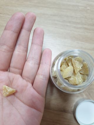 작심연구소 구취제거+충치예방+치아화이트닝 마법의 캔디 덴티팝3종(맛 랜덤 발송) — 4점을 준 리뷰어가 2022년 5월 올린 사용 사진