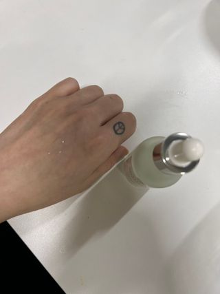 오투에니원 갈락토미세스 리바이탈라이징 프리미엄 화이트닝 에센스 50ml — 4.5점을 준 리뷰어가 2023년 2월 올린 사용 사진