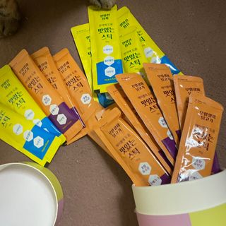 페페로니 맛있는 스틱 - 무항생제 닭고기 15개 + 원양선 참치 15개 — 5점을 준 리뷰어가 2021년 8월 올린 사용 사진