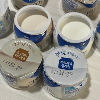 매일바이오 그릭요거트 오리지널 플레인 4개, 로스터리 커피믹스 4개 — 5점을 준 리뷰어가 2021년 12월 올린 사용 사진