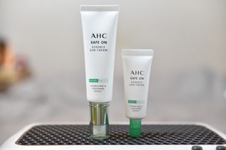 [AHC] 세이프온 에센스 선크림 올리브영 스페셜 증정 기획세트 — 5점을 준 리뷰어가 2022년 6월 올린 사용 사진