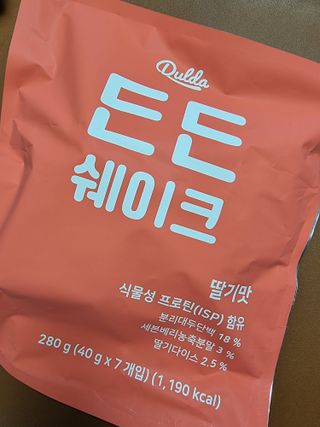 [덜다] 든든 식물성 단백질 쉐이크 40g X 7입 (곡물/딸기) — 5점을 준 리뷰어가 2023년 8월 올린 사용 사진