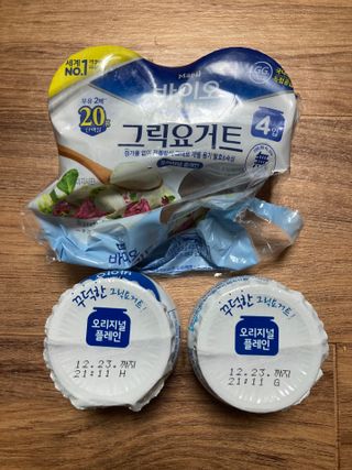 매일바이오 그릭요거트 오리지널 플레인 4개, 로스터리 커피믹스 4개 — 5점을 준 리뷰어가 2021년 12월 올린 사용 사진