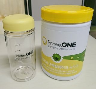 프로티원 단백질쉐이크 녹차맛 2주분 1통+보틀 — 5점을 준 리뷰어가 2021년 3월 올린 사용 사진