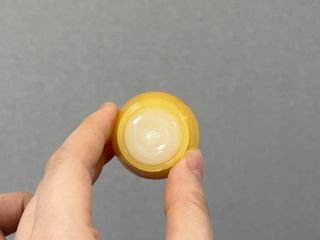 틱톡 [후르디아] 튼입술해결템 올리브영 블루베리 하이드레이팅 허니 립밤 — 5점을 준 리뷰어가 2023년 10월 올린 사용 사진