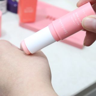 스킨큐어 산다화 카멜리아 안티 링클 멀티밤 — 5점을 준 리뷰어가 2022년 4월 올린 사용 사진