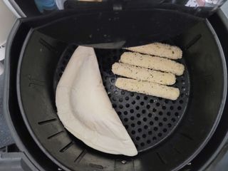 디케이식품(주) 고르곤졸라&모짜렐라 치즈스틱 400g — 5점을 준 리뷰어가 2023년 3월 올린 사용 사진