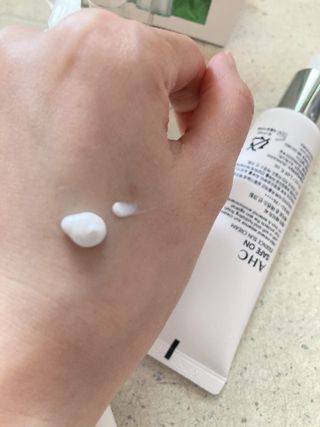 [AHC] 세이프온 에센스 선크림 올리브영 스페셜 증정 기획세트 — 5점을 준 리뷰어가 2022년 6월 올린 사용 사진