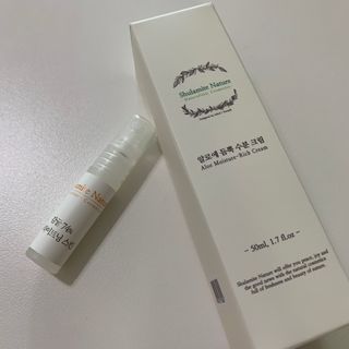 술람미네이처 자연주의 화장품ㅣ속보습 충전 + 민감/트러블 피부 진정 - 알로에 듬뿍 수분 크림 50ml — 4점을 준 리뷰어가 2022년 6월 올린 사용 사진
