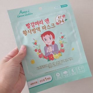 [숨그림]  덴탈마스크 짱구 우리아이 그리고 내가 쓰는 믿을수있는 케릭터 마스크  16종 — 5점을 준 리뷰어가 2021년 12월 올린 사용 사진