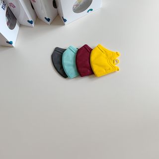 [블루 본 아이노우] 유아용 컬러마스크 40 PCS SET 2중 택 1 — 5점을 준 리뷰어가 2021년 4월 올린 사용 사진