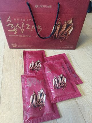 서울약사신협_프리미엄 6년근 홍삼진액_70mlx30포 — 5점을 준 리뷰어가 2021년 3월 올린 사용 사진