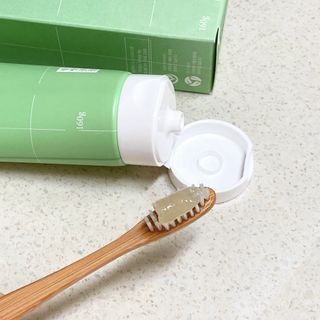 방방곳곳 편림치드 치약 + 탄모칫솔1p — 5점을 준 리뷰어가 2022년 3월 올린 사용 사진