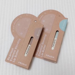 [후르디아] 올리브영 착한보습 비건 립버터 2종 — 5점을 준 리뷰어가 2022년 10월 올린 사용 사진