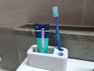 리퀴덴트 오랄케어 온가족용 리퀴덴트 더더 오랄케어 무불소 치약 + 임상시험완료 이중 미세 엠보싱 칫솔 올데이세트 — 4.5점을 준 리뷰어가 2020년 12월 올린 사용 사진