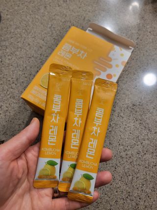 참앤들황토농원 7가지 맛! 탄산 톡톡! 스파클링! 데이앤 콤부차 7종 10포 1박스씩 ★총 7박스★ — 5점을 준 리뷰어가 2023년 2월 올린 사용 사진