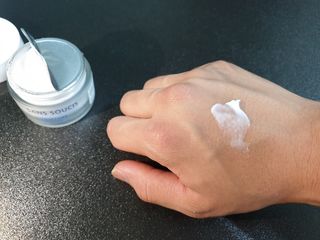 산수시 아쿠아 베네핏 24h 수부지 물광 속건조 수분크림 50ml — 5점을 준 리뷰어가 2021년 6월 올린 사용 사진