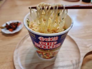 NISSIN 닛신 컵누들  4종 - 씨푸드오리지날, 씨푸드 스파이시, 씨푸드 커리, 씨푸드 XO소스 — 5점을 준 리뷰어가 2022년 4월 올린 사용 사진