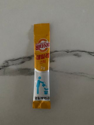 광동제약 [광동] 비타500데일리스틱 70포X2개 + 뚱랑이엽서 + 쇼핑백 증정 — 5점을 준 리뷰어가 2022년 1월 올린 사용 사진