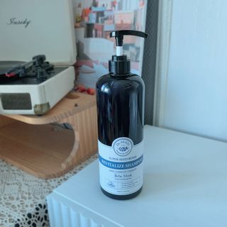 [닥터시드]슈퍼시드밤 리바이탈라이즈 샴푸 베베머스크향 1000ml — 5점을 준 리뷰어가 2024년 8월 올린 사용 사진