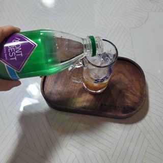 몽베스트 Montbest with Sparkling water Plain 20병 — 5점을 준 리뷰어가 2021년 11월 올린 사용 사진