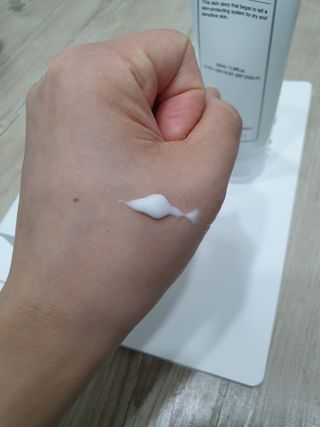 셀프 모이스처라이징 프로텍션 크림 셀프 모이스처라이징 프로텍션크림 — 5점을 준 리뷰어가 2022년 4월 올린 사용 사진