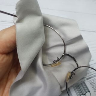 위케어 김서림방지 안경닦이 안티포그 극세사클리너 — 5점을 준 리뷰어가 2021년 2월 올린 사용 사진