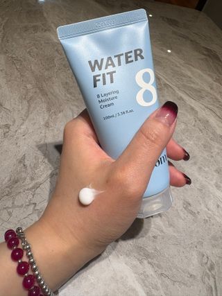 나우 [리브엠]피부 속부터 겹겹이, 촘촘하게! 워터핏8중 수분착붙 크림 — 5점을 준 리뷰어가 2025년 5월 올린 사용 사진