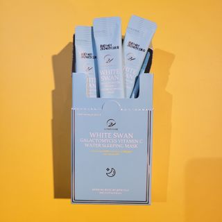 오투에니원 화이트 스완 갈락토미세스 비타민 C 워터 슬리핑 마스크 — 5점을 준 리뷰어가 2022년 12월 올린 사용 사진