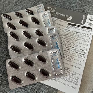 [몸엔용] 에버업 멀티비타민&미네랄, 눈건강 루테인 혈행건강 오메가3, 면역 프로바이오틱스 3종 택1 — 5점을 준 리뷰어가 2022년 4월 올린 사용 사진