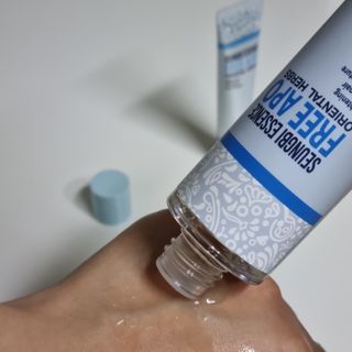 조아산코스메틱 승비 에센스 프리아포 오리엔탈 허브 크림 + 승비 에센스 프리아포 오리엔탈 허브 스킨 SET — 5점을 준 리뷰어가 2022년 5월 올린 사용 사진