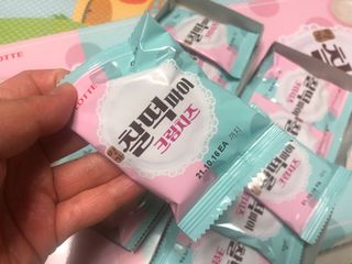 롯데제과 찰떡파이 크림치즈 — 2점을 준 리뷰어가 2021년 6월 올린 사용 사진