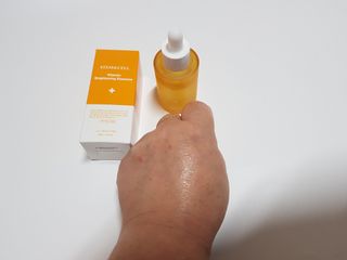 체르엠 스템앤셀 비타민 브라이트닝 에센스 30ml 1개 — 5점을 준 리뷰어가 2021년 10월 올린 사용 사진