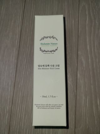 술람미네이처 자연주의 화장품ㅣ속보습 충전 + 민감/트러블 피부 진정 - 알로에 듬뿍 수분 크림 50ml — 3점을 준 리뷰어가 2022년 6월 올린 사용 사진