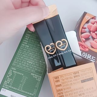 짜먹는 이지견과 짜먹는 이지아몬드, 짜먹는 이지허니피넛, 짜먹는 이지캐슈넛 각 10g X  10포 — 5점을 준 리뷰어가 2021년 3월 올린 사용 사진