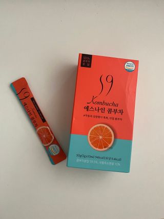 리넥무역 에스나인 콤부차 건강발효 콤부함량59 자몽 5gx10포 — 4점을 준 리뷰어가 2021년 8월 올린 사용 사진