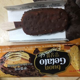 롯데제과 본젤라또 비스킷&바닐라카라멜바, 본젤라또 베리쇼콜라컵 — 5점을 준 리뷰어가 2021년 12월 올린 사용 사진