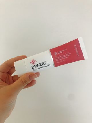 이지듀 DW-EGF 크림 다이브좀_콜라겐이 쏙쏙, 탄력피부로 다이빙 — 5점을 준 리뷰어가 2021년 2월 올린 사용 사진